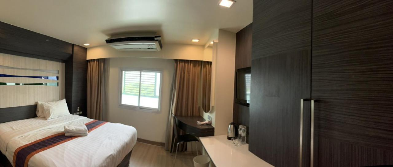 Orion Rooms Sukhumvit 11 Bangkok Exterior photo
